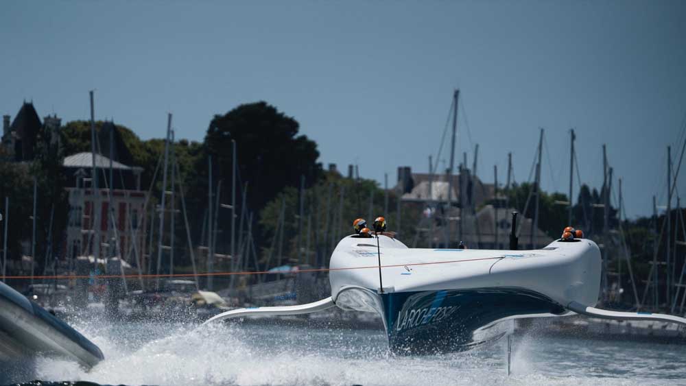 La Roche-Posay Racing Team rimette in acqua l&rsquo;AC75 a Lorient