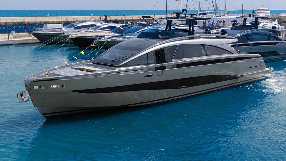 Pershing GTX90, il nuovo Sport Utility Yacht prende il mare a Fano